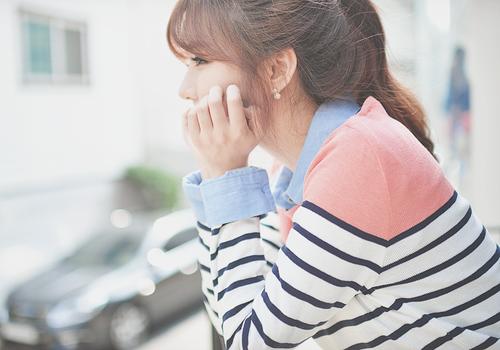 5 rắc rối khi cô bạn thân chưa có… người yêu