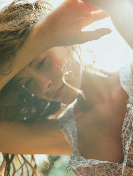Anh có hiểu cảm giác bị người mình yêu giữ chặt và đùa giỡn với trái tim mình đau đớn như thế nào không?