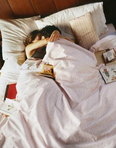 Anh cứ ngủ đi, em sẽ thức dậy đi lấy chồng khác...