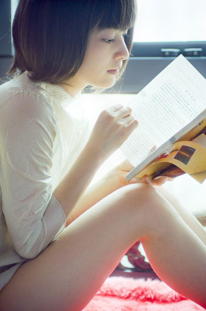 Bên ngoài cánh cửa, đâu đó có niềm vui...