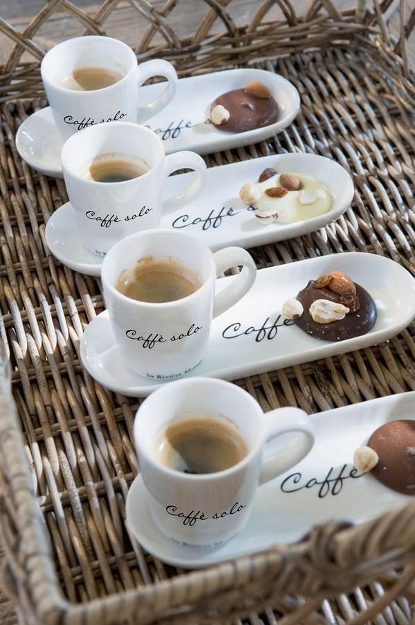 Café, nhớ và quên