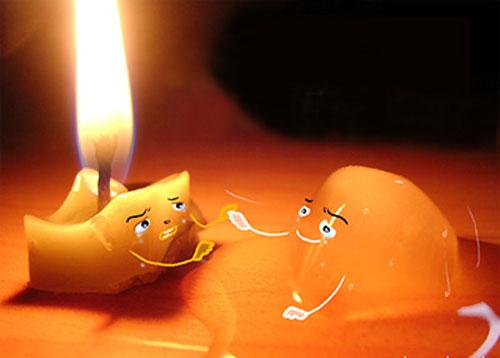 Cây nến cong, ngọn lửa thẳng