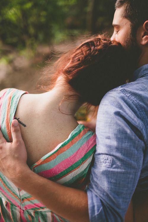Cho em mượn bờ vai anh một chút thôi...