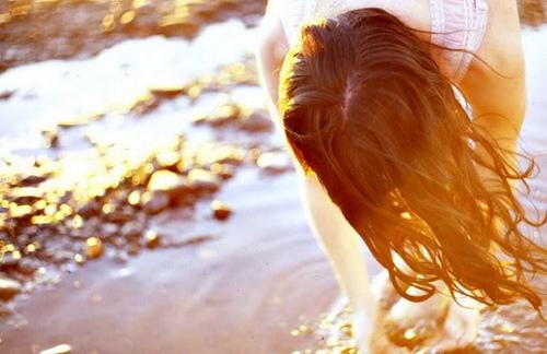 Cho em nhìn anh từ phía xa…