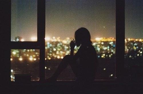 Cô gái ơi, khóc đủ rồi thì cười lên nhé!