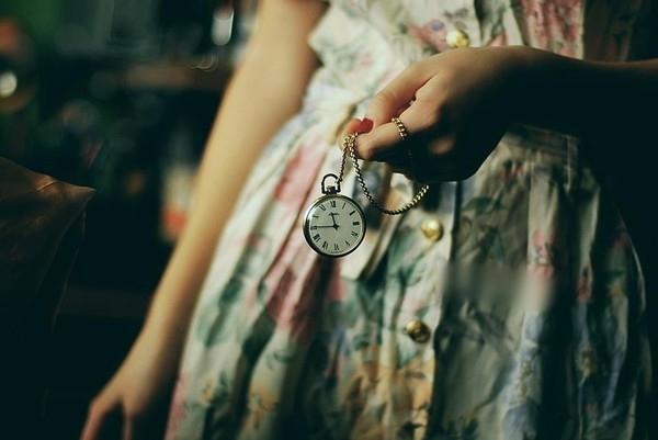Cuộc đời này còn nhiều thứ để được hạnh phúc, vậy thì hà cớ gì ta phải tự làm ta đau?