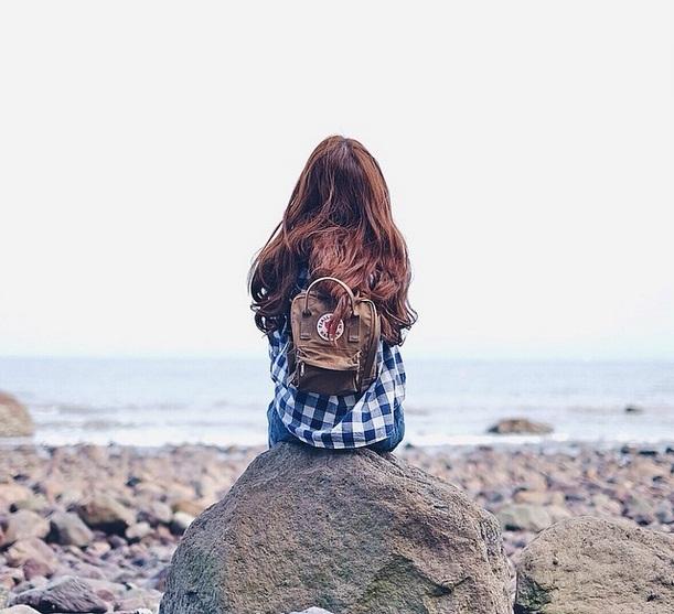 Đôi khi, em ngỡ cô đơn là bạn mình...