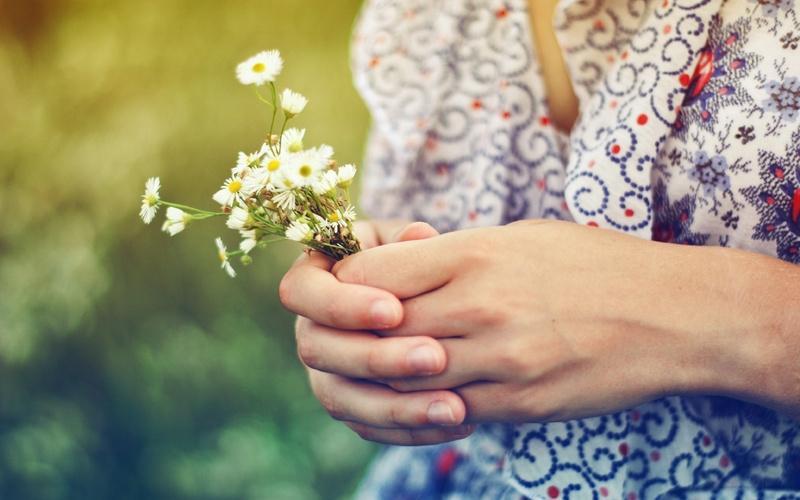 Đôi lúc, chia tay chẳng phải vì hết yêu, mà vì tình yêu không đủ lớn để đi đến tận cùng giới hạn...