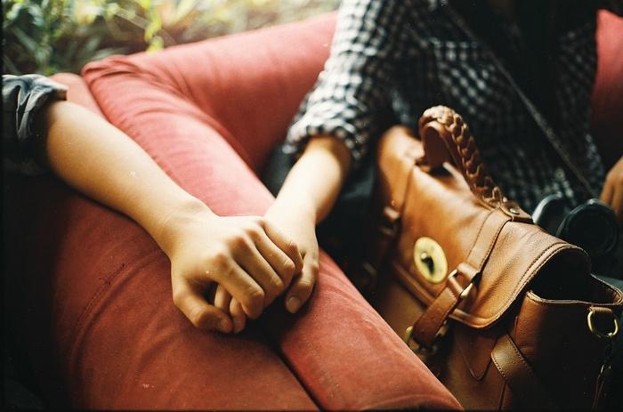 Đủ cay đắng chưa mà chẳng thể buông tay?