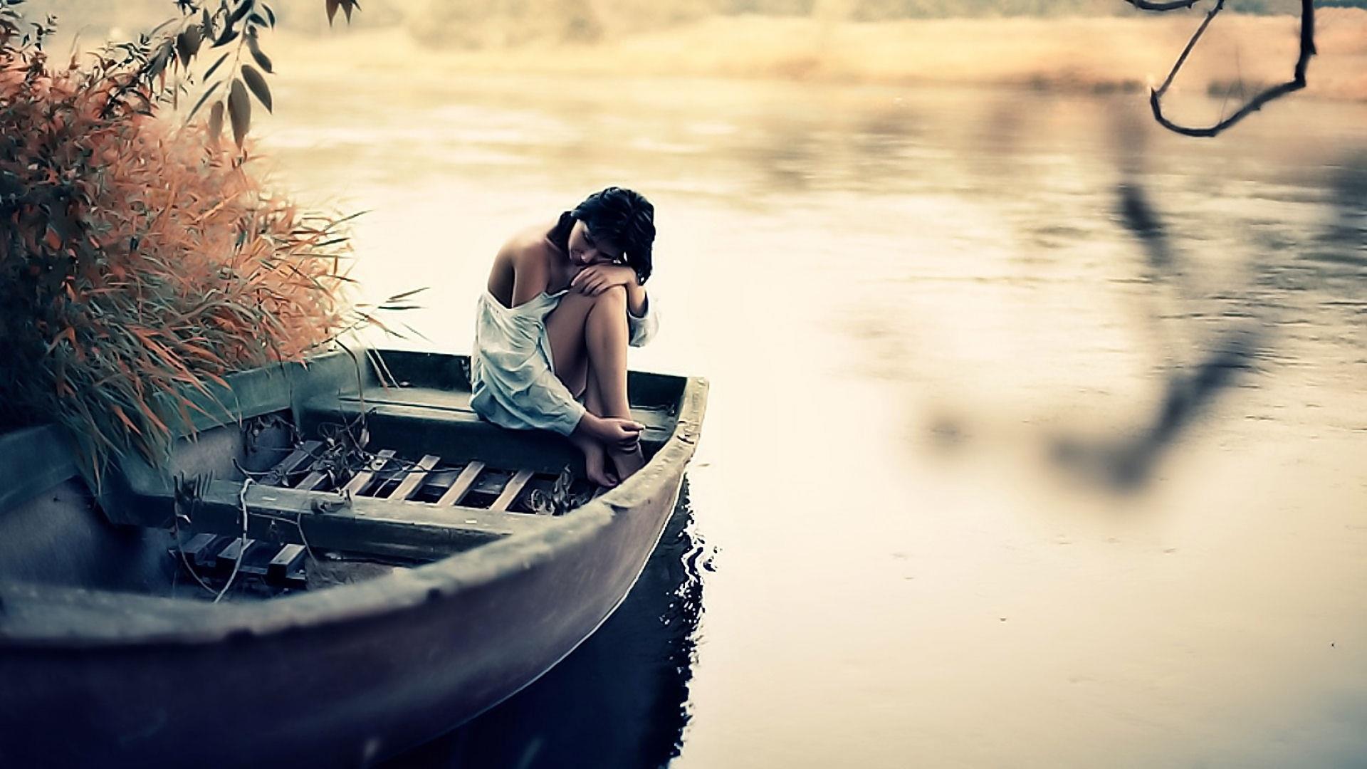 Em bằng lòng hẹn hò với cô đơn...