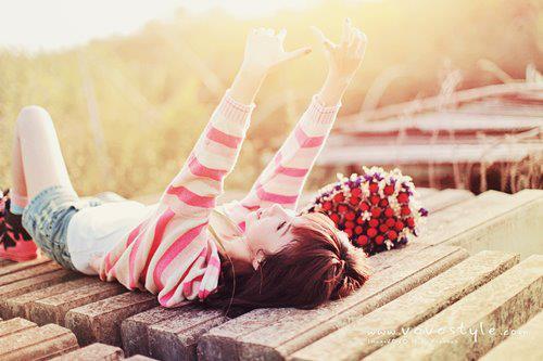 Em cũng chỉ cần một chốn bình yên thôi, anh à...