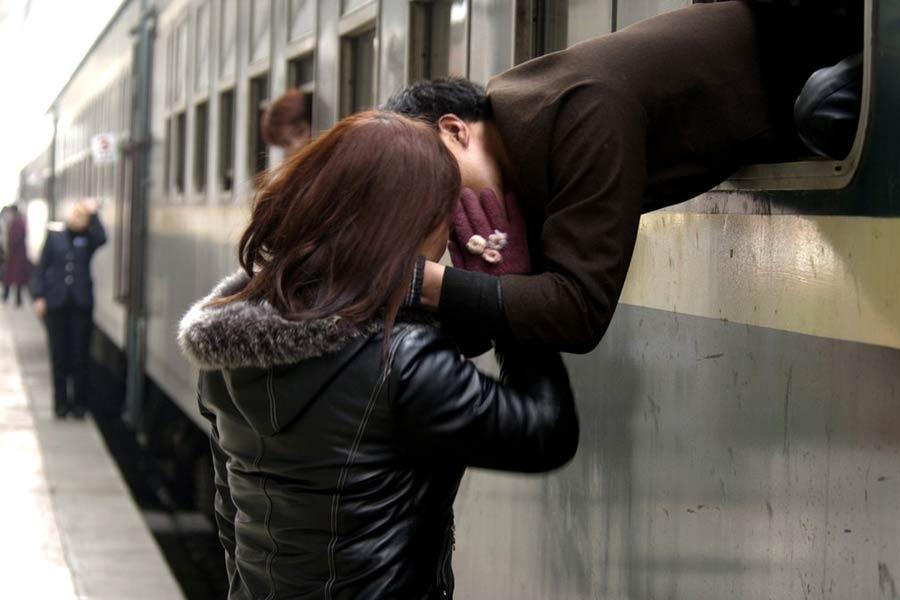 Em đâu ngờ rằng, yêu xa - chỉ một cái xoay lưng là mất...