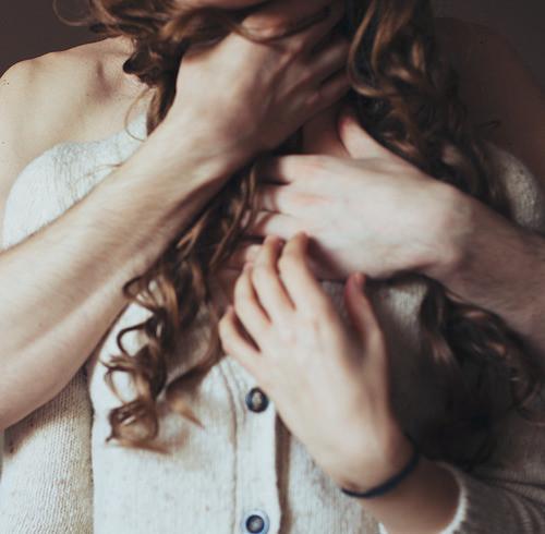 Em ghen với người yêu cũ của anh!