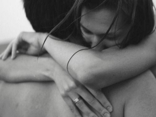 Em yêu anh, yêu một người có lẽ chẳng yêu em...