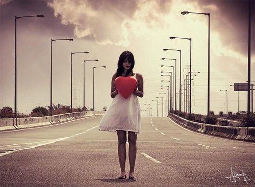 Hành trình tìm một bên dép thất lạc...