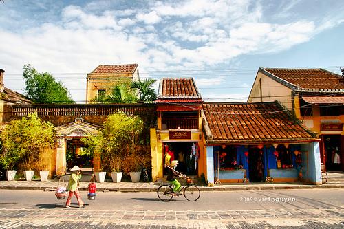 Không khóc ở Hội An...