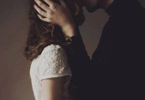 Lời hứa là chiếc nhẫn đính hôn và tình yêu là câu thề nguyền suốt kiếp...