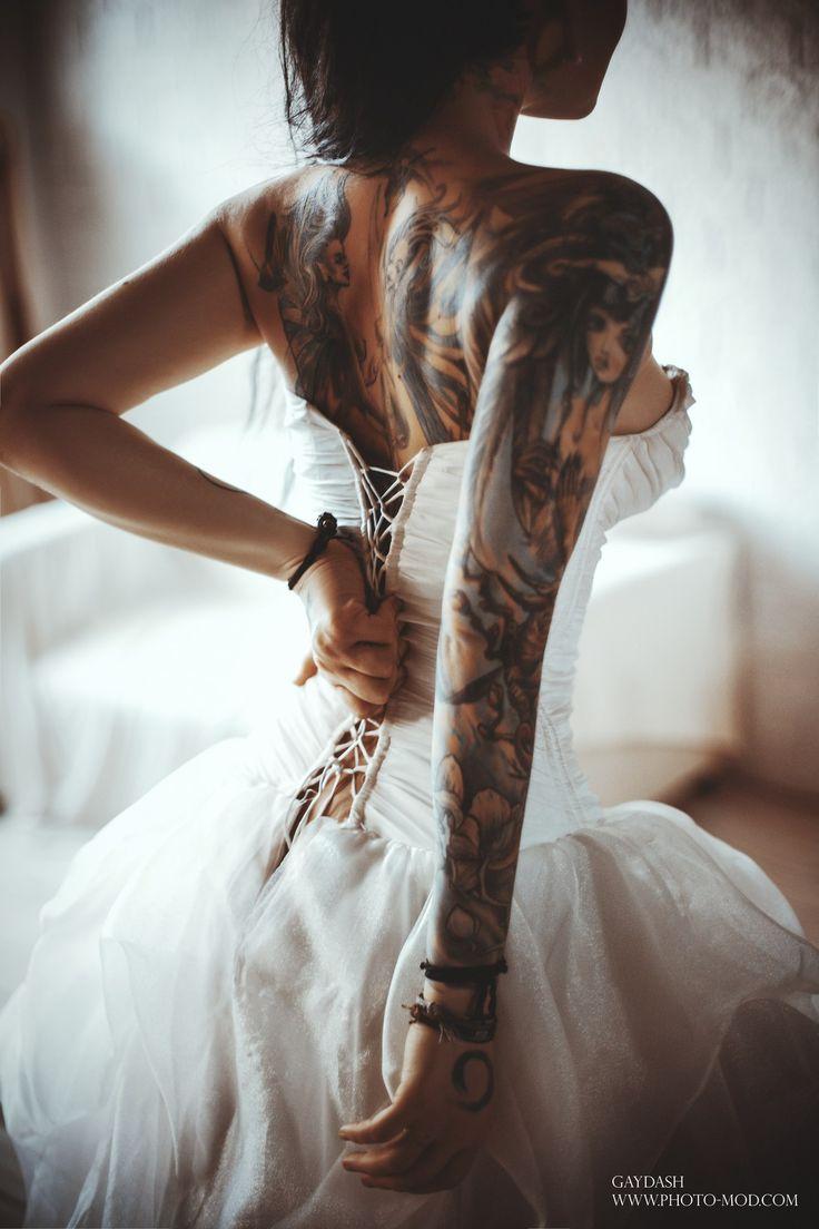 Mỗi hình xăm là một câu chuyện, và đừng ngần ngại khoe nó ra...