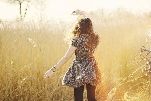 Nếu không làm được, xin anh đừng hứa...