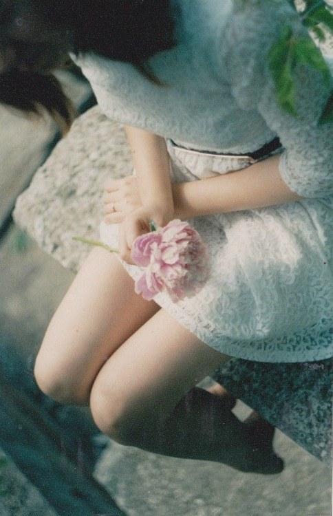 Nếu một mai anh về, đừng gõ cửa tìm em...