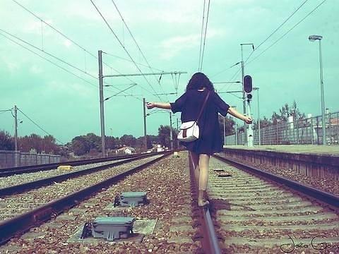Ngày tình lạc và người rời đi mất