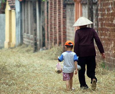 Nội là tuổi thơ của con