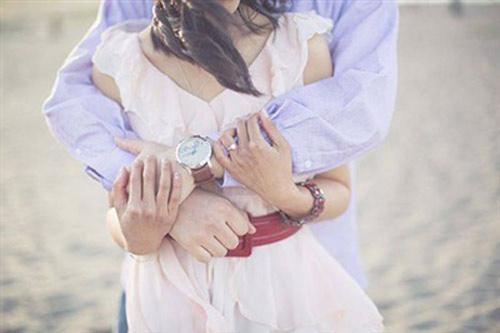 Nói yêu vợ bây giờ, để sau không còn ngượng...