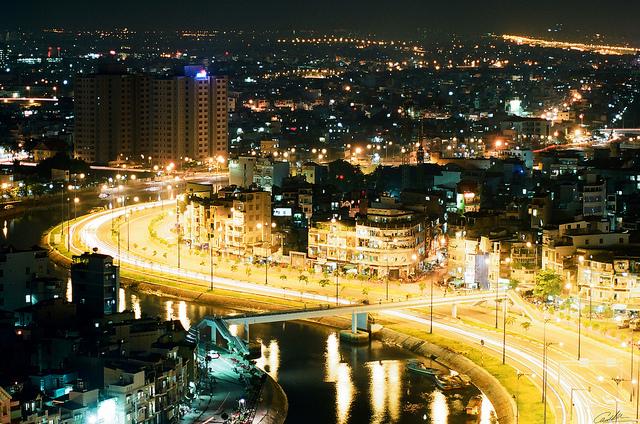 Sài Gòn, lỡ như mai này có mệt mỏi thì biết tựa vào ai?