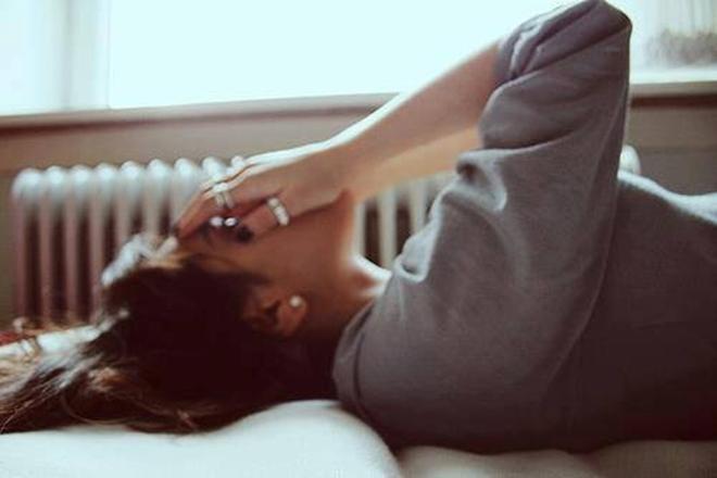 Sao có thể giả vờ rằng ta chưa hề yêu nhau?