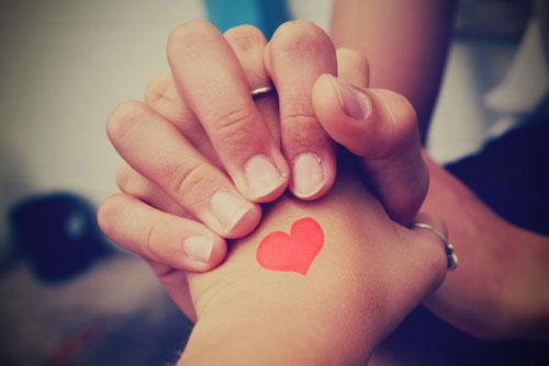 Sẽ có lúc ta hối tiếc vì đã keo kiệt yêu thương...