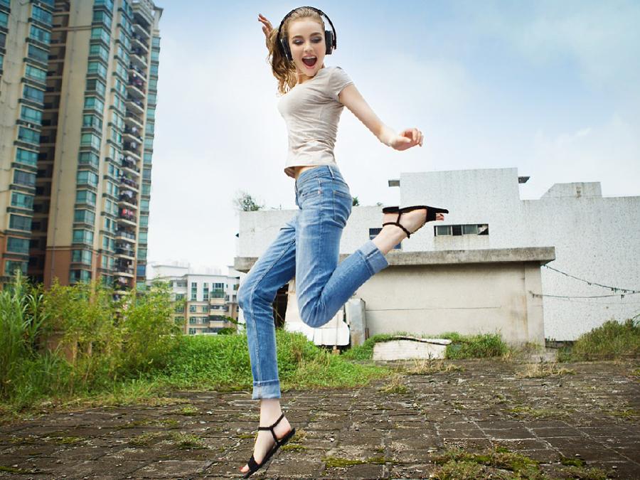 Tìm bàn tay để nắm đi suốt cuộc đời chứ không phải tìm bàn tay để nắm, không hợp thì buông...