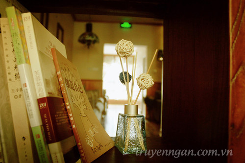 Ừ! Mẹ anh phiền thật
